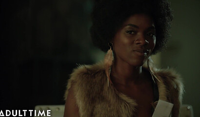 Sizi Sev training Misty Stone for the scissoring contents