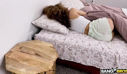 Cecilia Lion's shaggy pussy making ya bust the nut